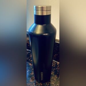 CORKCICLE. CLASSIC CANTEEN Matte Black - 16oz
